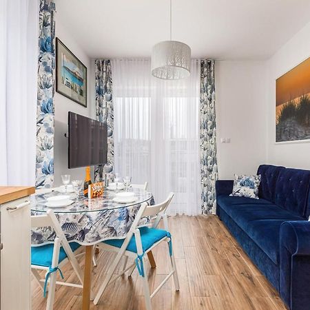 Apartament Holiday 8/25 レバル エクステリア 写真