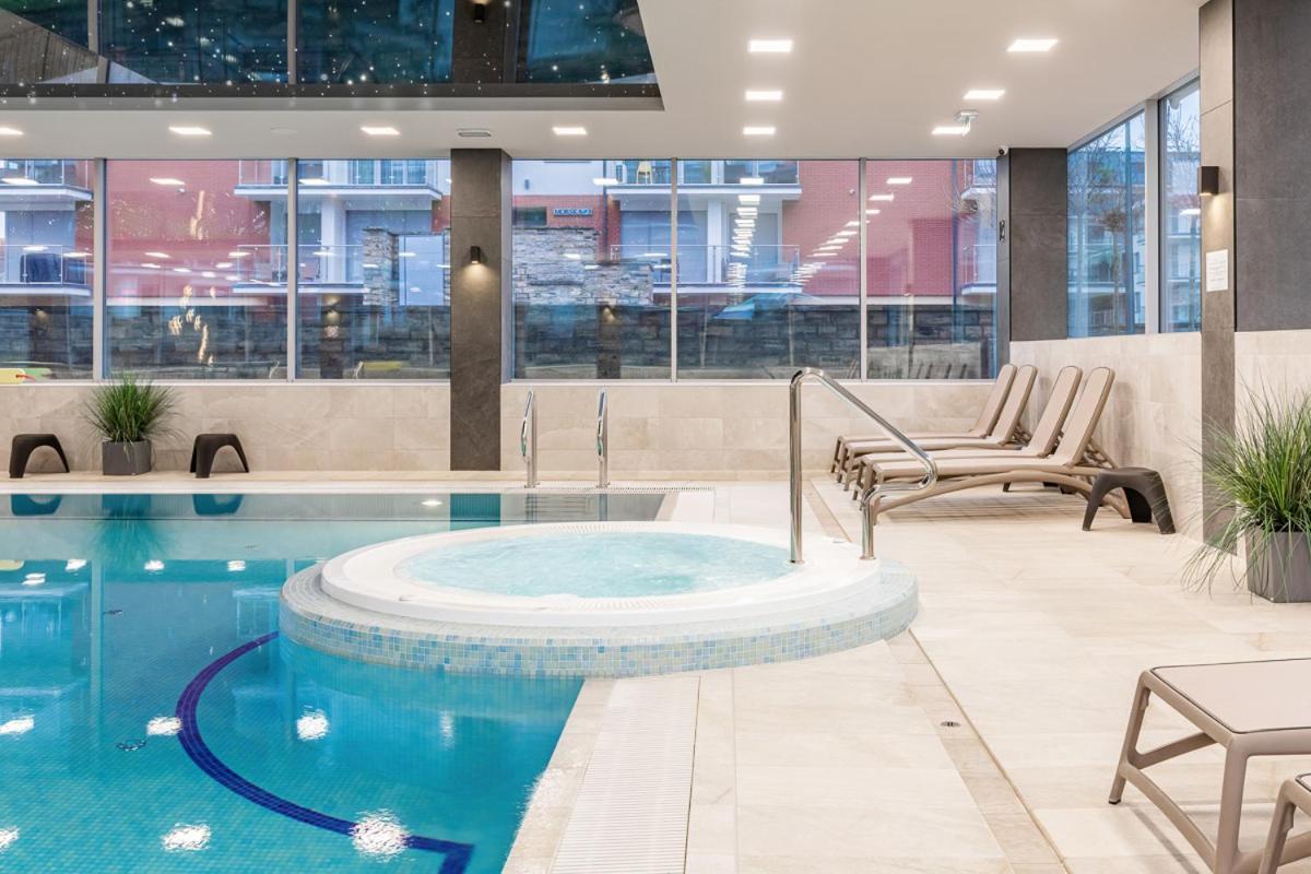 Apartament Holiday 8/25 レバル エクステリア 写真