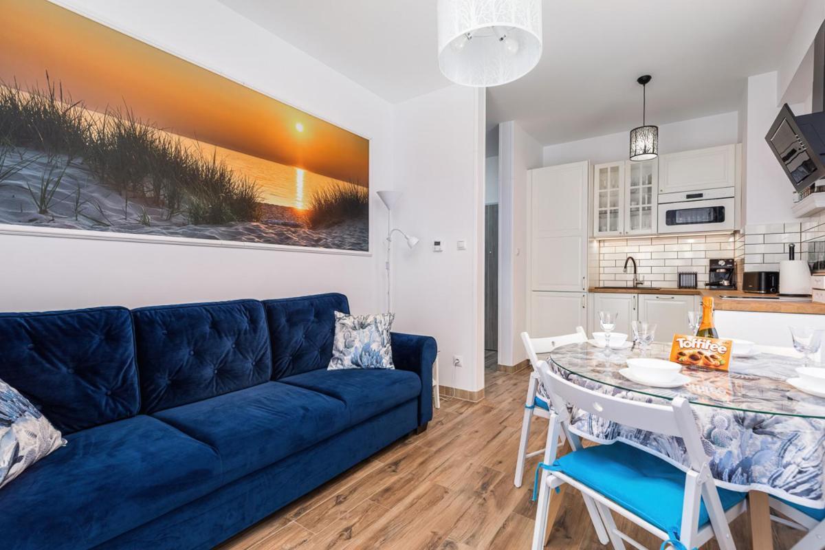 Apartament Holiday 8/25 レバル エクステリア 写真