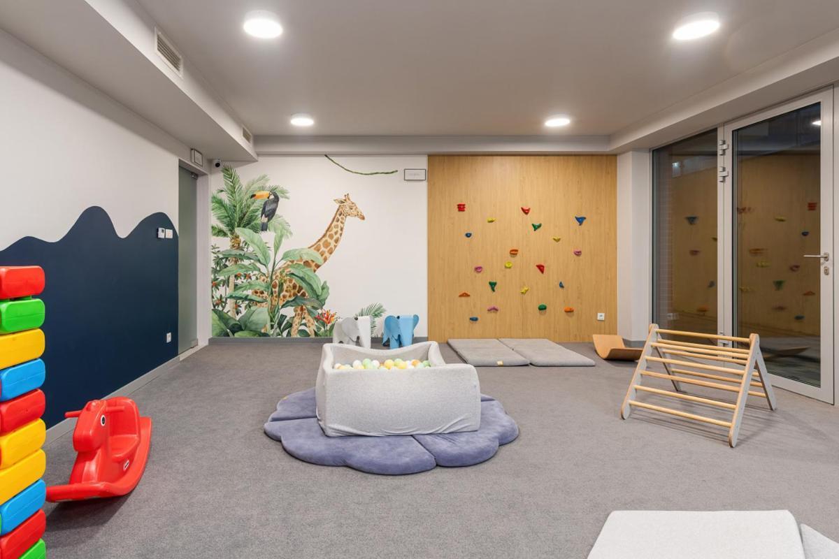 Apartament Holiday 8/25 レバル エクステリア 写真
