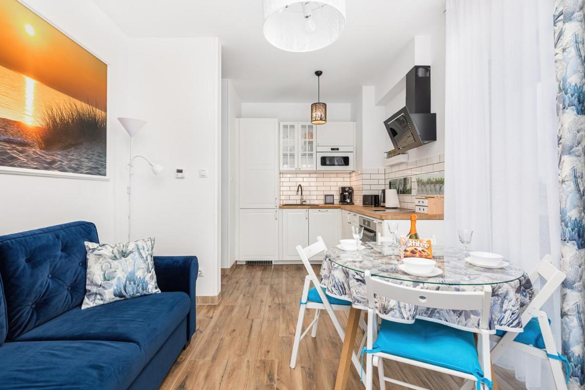 Apartament Holiday 8/25 レバル エクステリア 写真